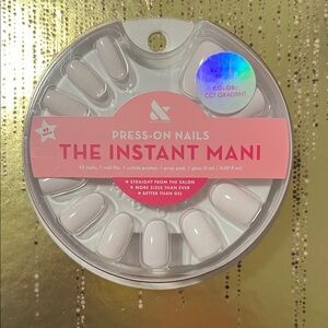 Olive and June  Press-On Nails